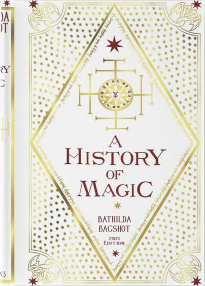 Een cover van een boek met de titel 'A History of Magic' door Bathilda Bagshot
